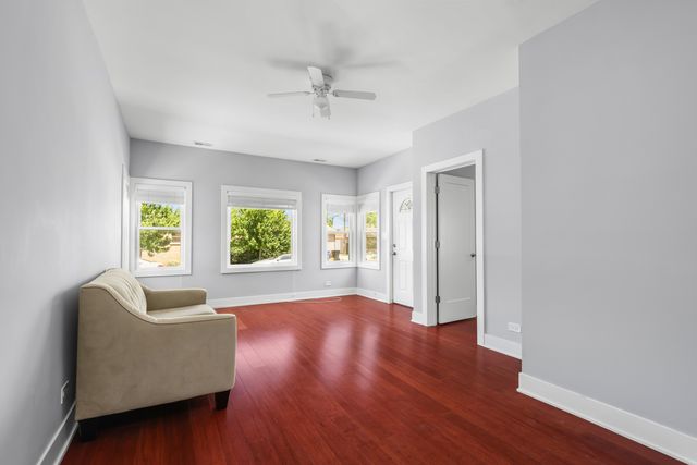 7351 W Barry Avenue, Chicago, IL 60707