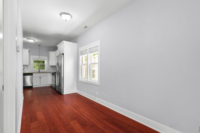7351 W Barry Avenue, Chicago, IL 60707