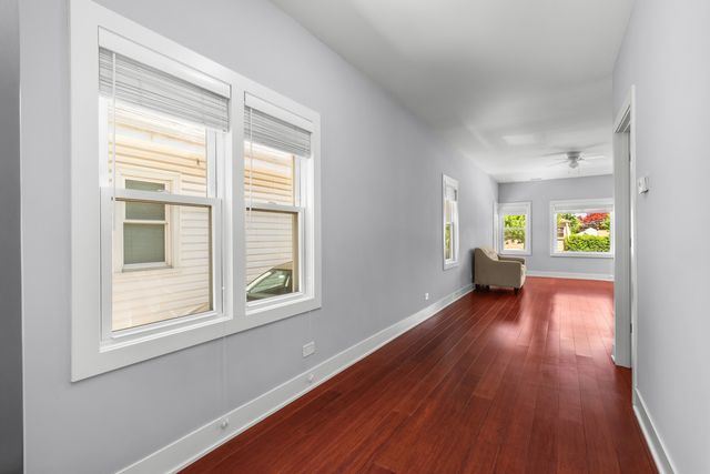 7351 W Barry Avenue, Chicago, IL 60707