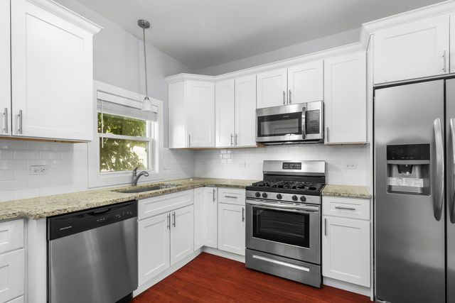 7351 W Barry Avenue, Chicago, IL 60707