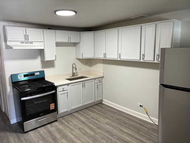 1642 S KARLOV Avenue, Chicago, IL 60623