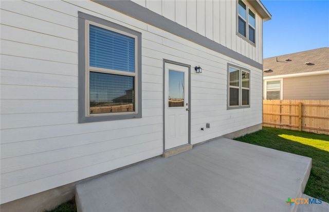 412 Paradise Canyon Drive, Jarrell, TX 76537