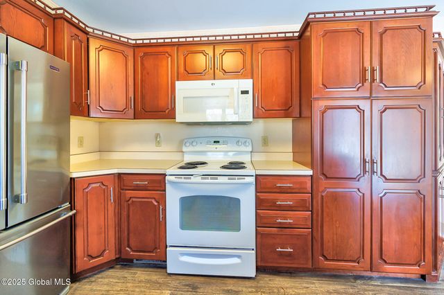 2757 Maida Lane, Rotterdam, NY 12306