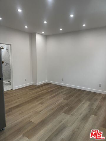 1047 Irolo Street 201, Los Angeles, CA 90006