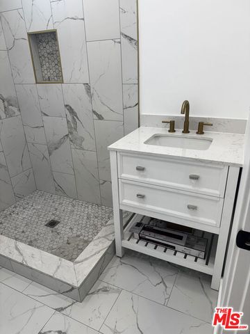 1047 Irolo Street 201, Los Angeles, CA 90006