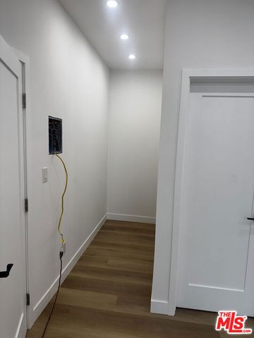 1047 Irolo Street 201, Los Angeles, CA 90006