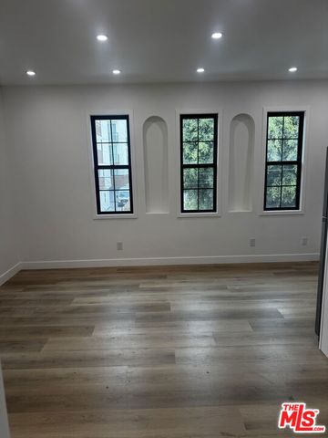 1047 Irolo Street 201, Los Angeles, CA 90006