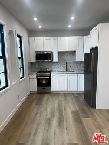 1047 Irolo Street 201, Los Angeles, CA 90006