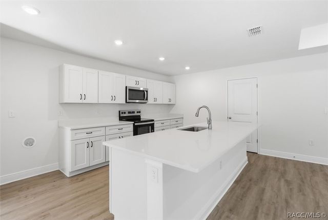 9661 N Emellia Avenue, Dunnellon, FL 34433