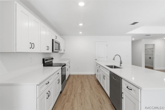 9661 N Emellia Avenue, Dunnellon, FL 34433
