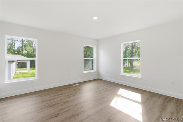 9661 N Emellia Avenue, Dunnellon, FL 34433