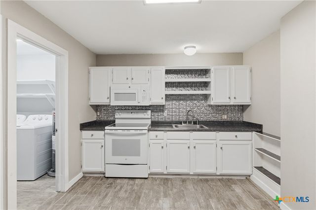 332 W Klein Street, Seguin, TX 78155