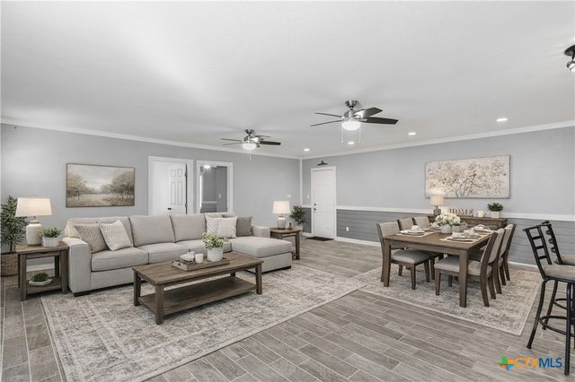 332 W Klein Street, Seguin, TX 78155