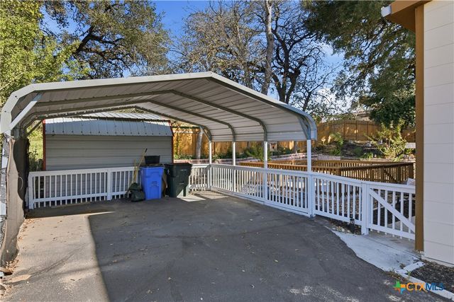 332 W Klein Street, Seguin, TX 78155