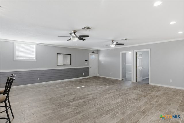 332 W Klein Street, Seguin, TX 78155