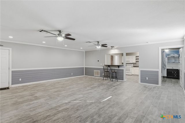 332 W Klein Street, Seguin, TX 78155