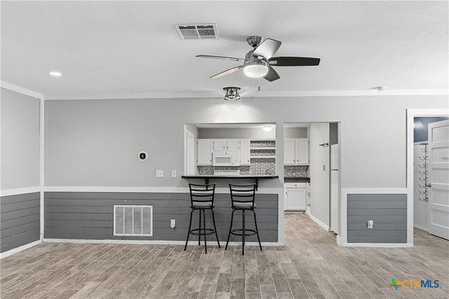 332 W Klein Street, Seguin, TX 78155