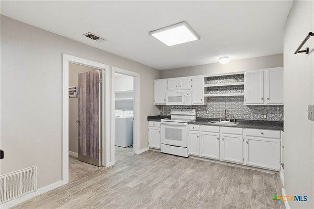 332 W Klein Street, Seguin, TX 78155