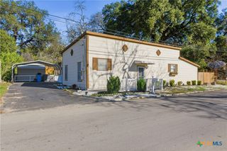 332 W Klein Street, Seguin, TX 78155