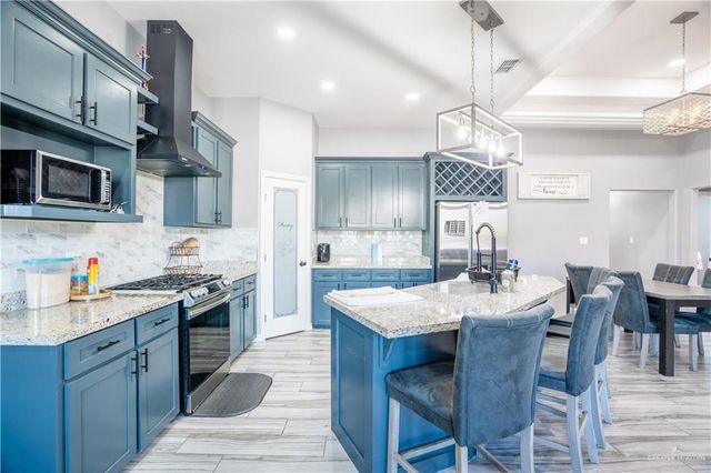 334 E Ciro Caceres Avenue, Elsa, TX 78543