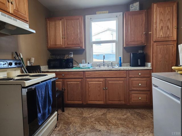 1612 Monsview, Lynchburg, VA 24504