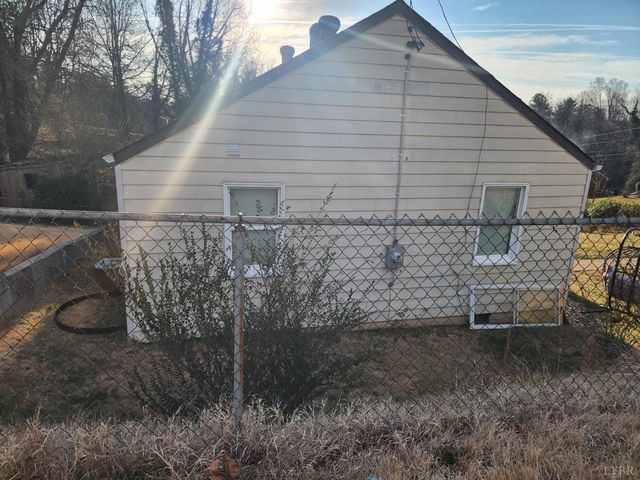 1612 Monsview, Lynchburg, VA 24504