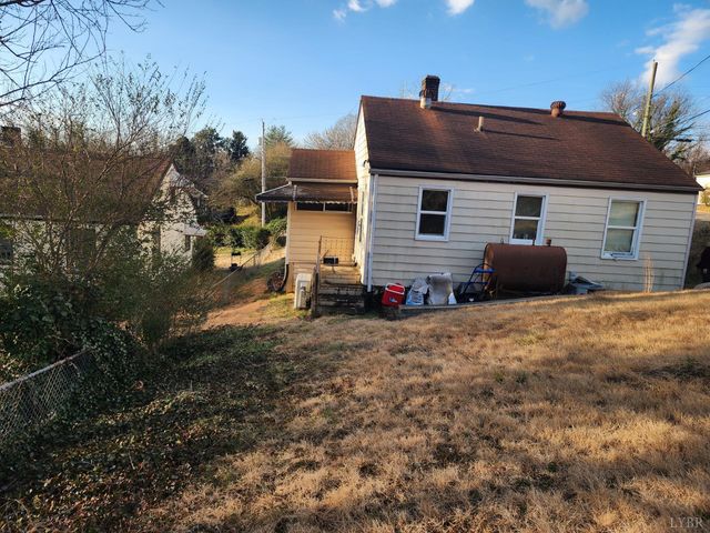 1612 Monsview, Lynchburg, VA 24504