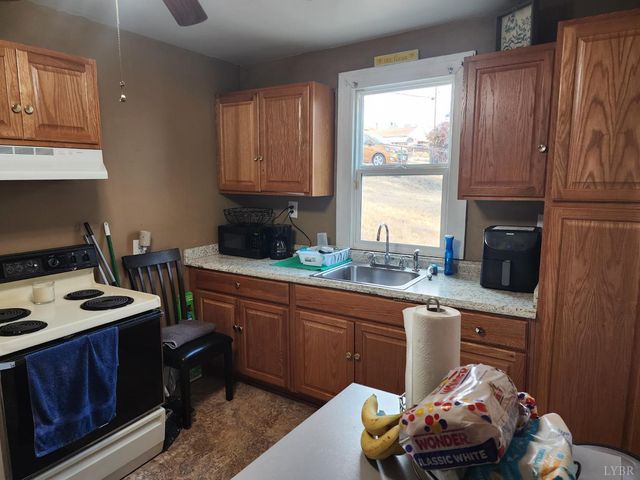 1612 Monsview, Lynchburg, VA 24504