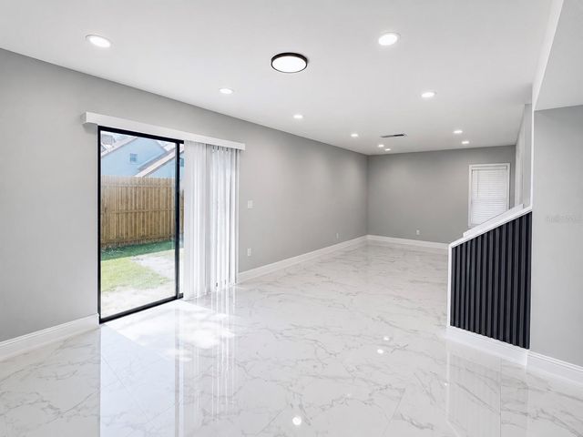12414 TOUCHTON DRIVE 98, Tampa, FL 33617