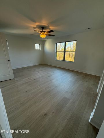 1736 Bennett Village Drive, Maryville, TN 37804