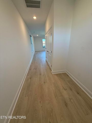 1736 Bennett Village Drive, Maryville, TN 37804