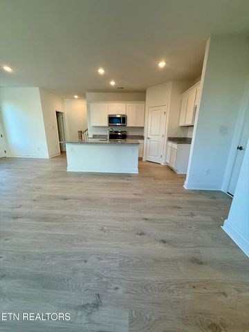 1736 Bennett Village Drive, Maryville, TN 37804