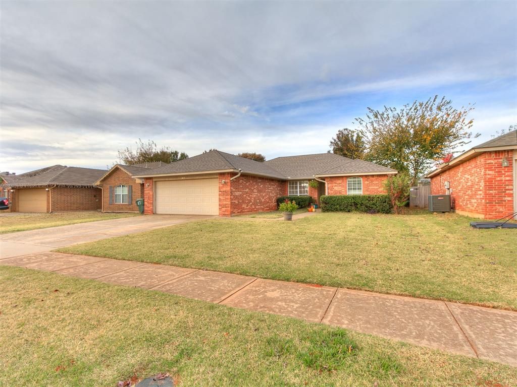 817 Shadowhill Street, Norman, OK 73071