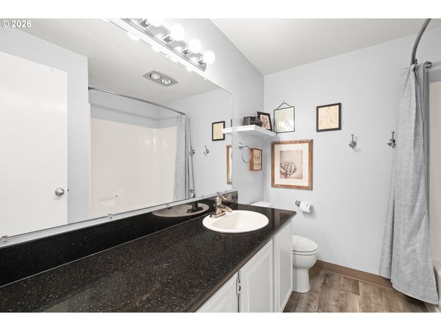 11777 Sw BOONES BEND Dr, Beaverton, OR 97008