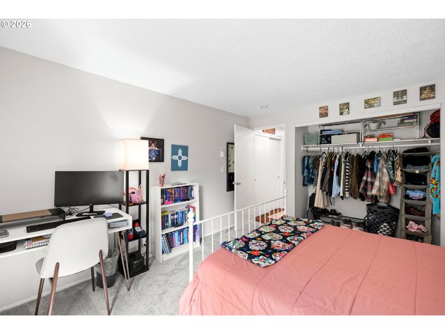 11777 Sw BOONES BEND Dr, Beaverton, OR 97008