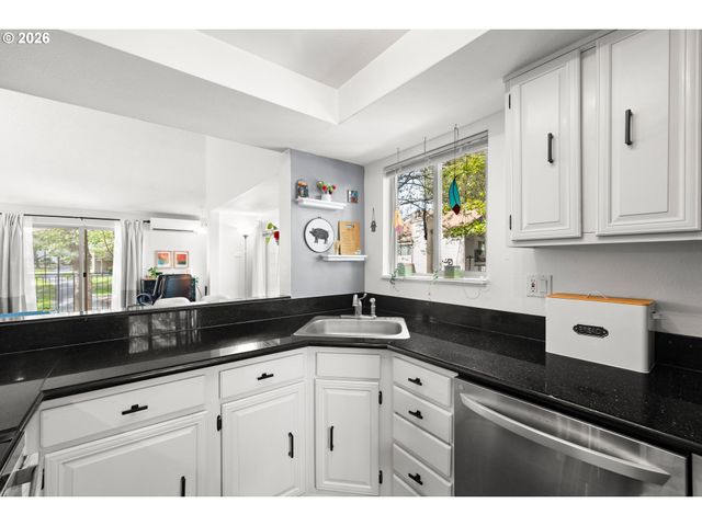 11777 Sw BOONES BEND Dr, Beaverton, OR 97008