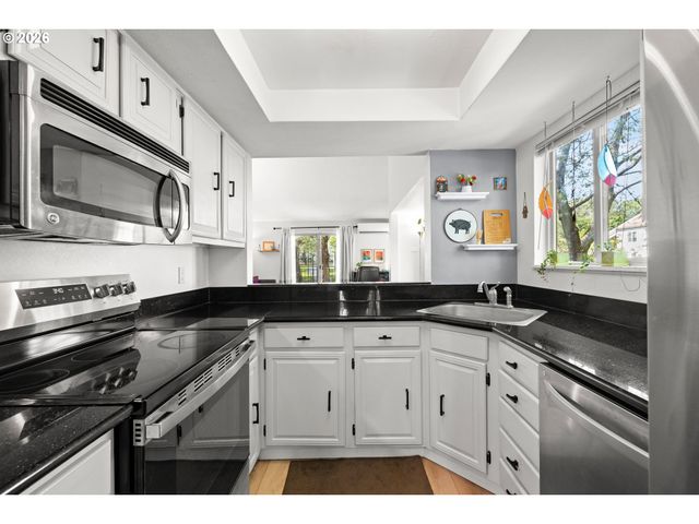 11777 Sw BOONES BEND Dr, Beaverton, OR 97008