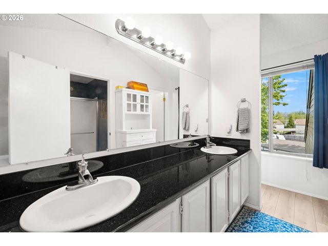 11777 Sw BOONES BEND Dr, Beaverton, OR 97008