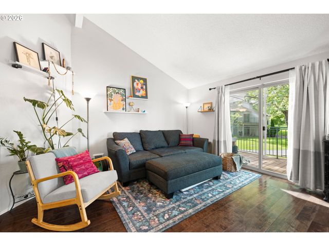 11777 Sw BOONES BEND Dr, Beaverton, OR 97008