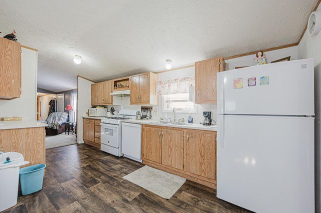 206 8th Street NW, Dilworth, MN 56529