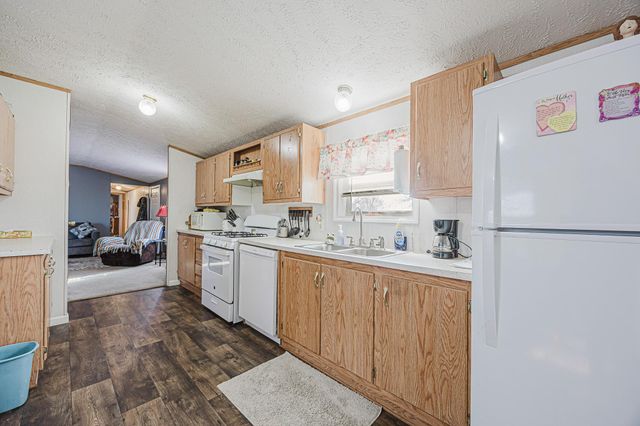 206 8th Street NW, Dilworth, MN 56529