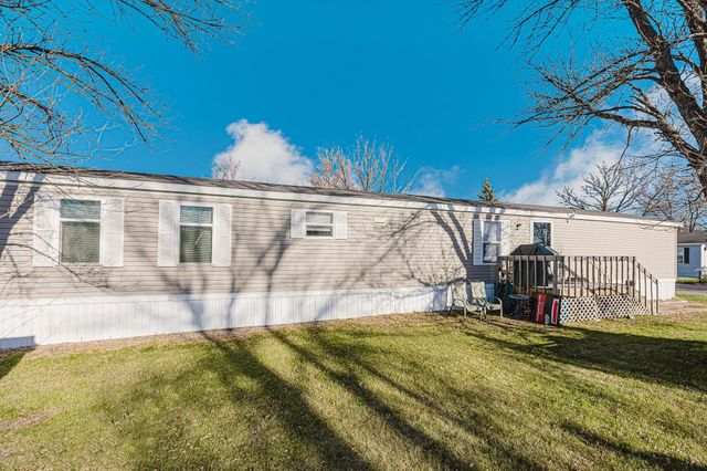 206 8th Street NW, Dilworth, MN 56529