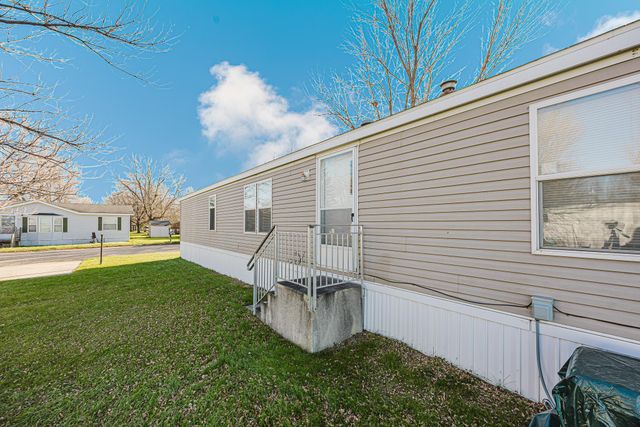 206 8th Street NW, Dilworth, MN 56529