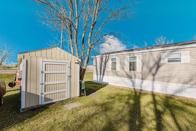 206 8th Street NW, Dilworth, MN 56529