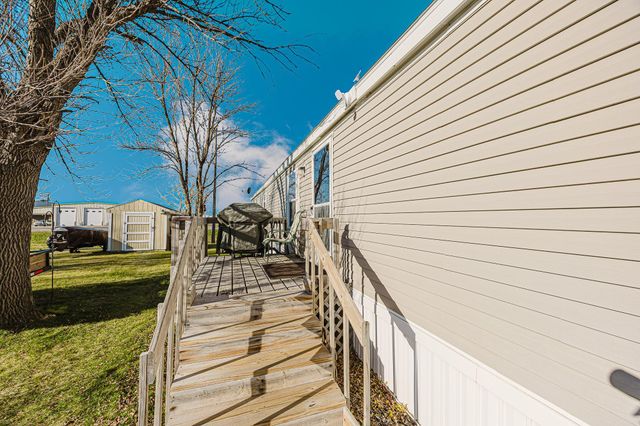 206 8th Street NW, Dilworth, MN 56529