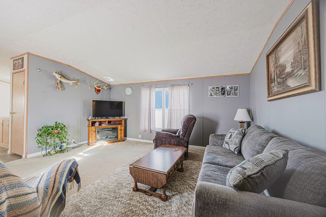 206 8th Street NW, Dilworth, MN 56529