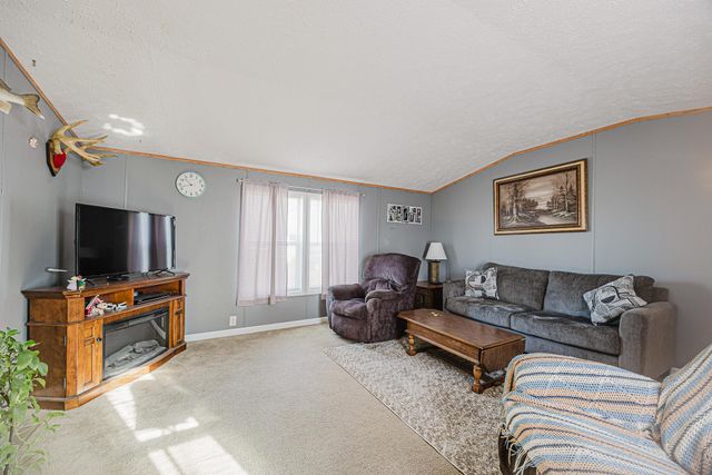 206 8th Street NW, Dilworth, MN 56529