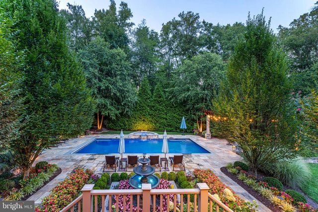 10914 SHALLOW CREEK DR, Great Falls, VA 22066