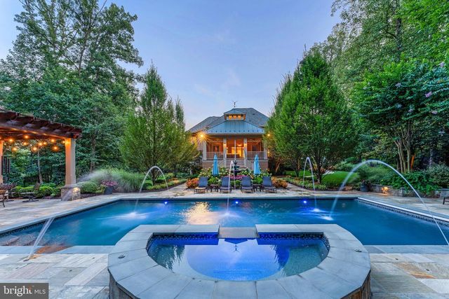 10914 SHALLOW CREEK DR, Great Falls, VA 22066