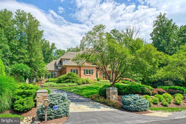 10914 SHALLOW CREEK DR, Great Falls, VA 22066